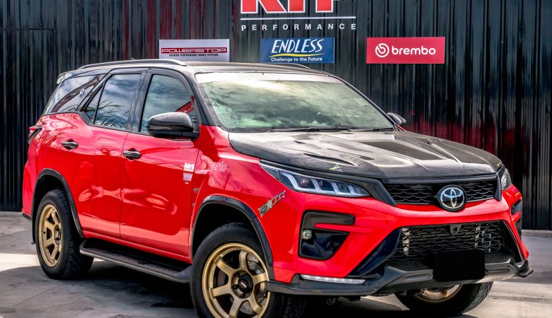 Toyota Fortuner เซอร์วิสระบบเบรค พร้อมทำสีเบรคคาลิปเปอร์