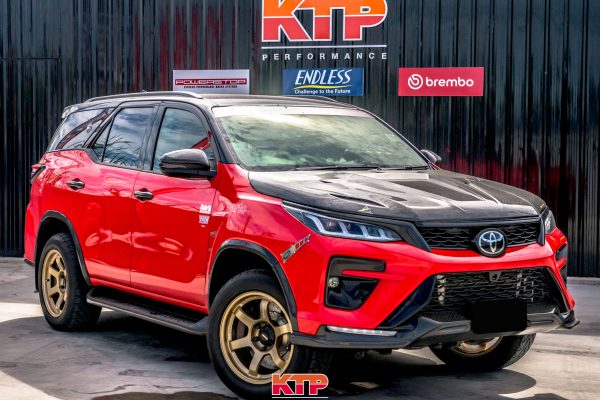 Toyota Fortuner เซอร์วิสระบบเบรค พร้อมทำสีเบรคคาลิปเปอร์