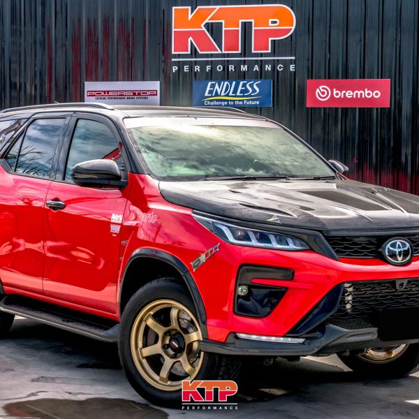 Toyota Fortuner เซอร์วิสระบบเบรค พร้อมทำสีเบรคคาลิปเปอร์